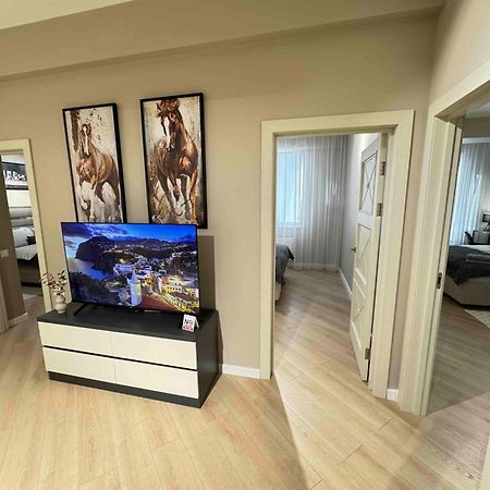 Rentnow Modern Business Apartment With 3 Bedrooms In Centre Chisinau Luaran gambar