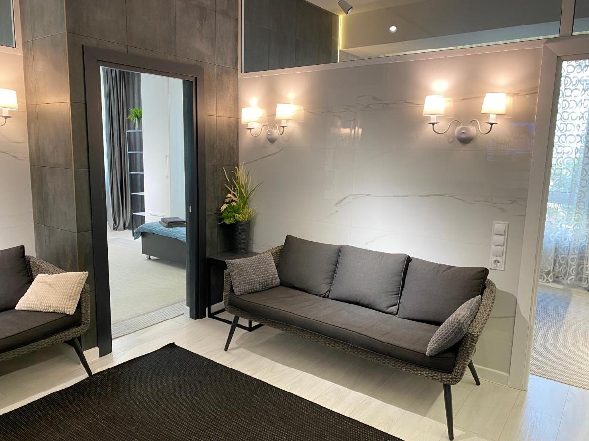 Rentnow Modern Business Apartment With 3 Bedrooms In Centre Chisinau Luaran gambar