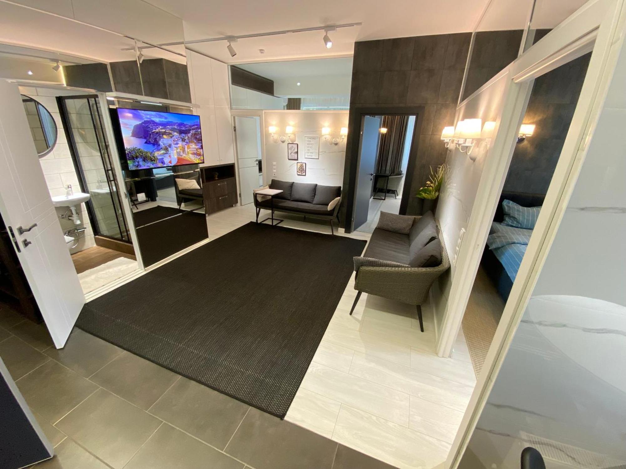 Rentnow Modern Business Apartment With 3 Bedrooms In Centre Chisinau Luaran gambar