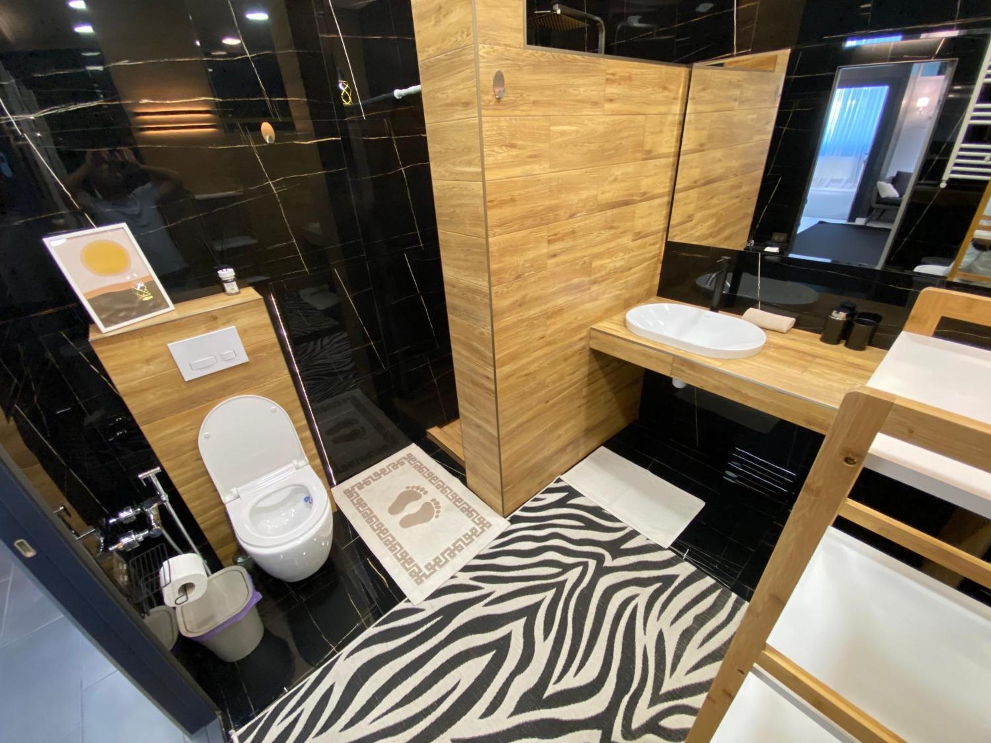 Rentnow Modern Business Apartment With 3 Bedrooms In Centre Chisinau Luaran gambar