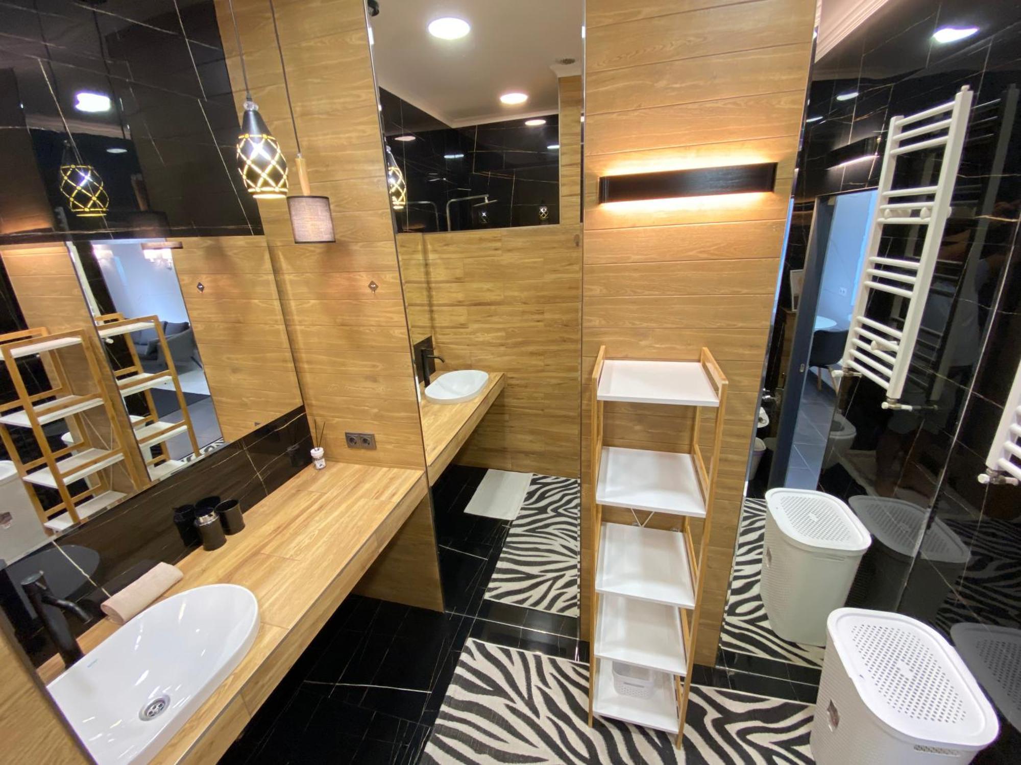 Rentnow Modern Business Apartment With 3 Bedrooms In Centre Chisinau Luaran gambar