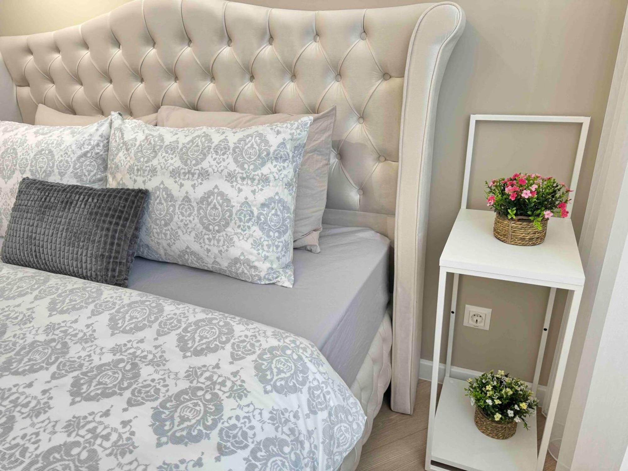 Rentnow Modern Business Apartment With 3 Bedrooms In Centre Chisinau Luaran gambar