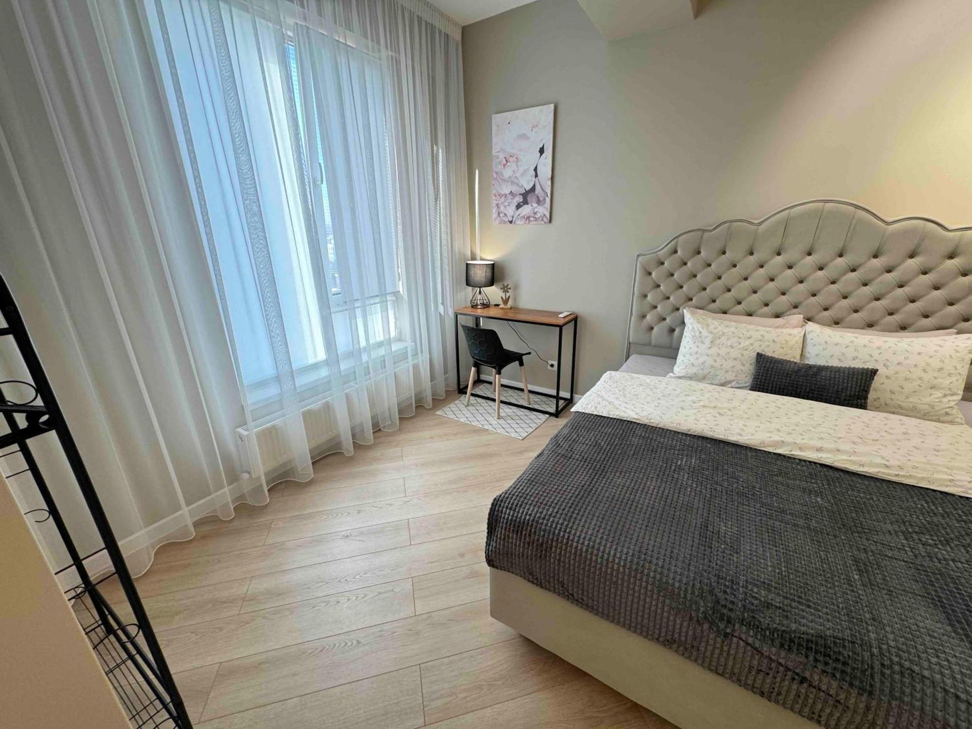 Rentnow Modern Business Apartment With 3 Bedrooms In Centre Chisinau Luaran gambar