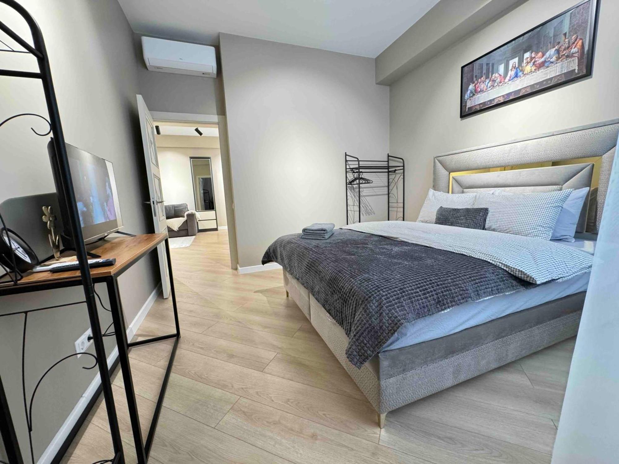 Rentnow Modern Business Apartment With 3 Bedrooms In Centre Chisinau Luaran gambar