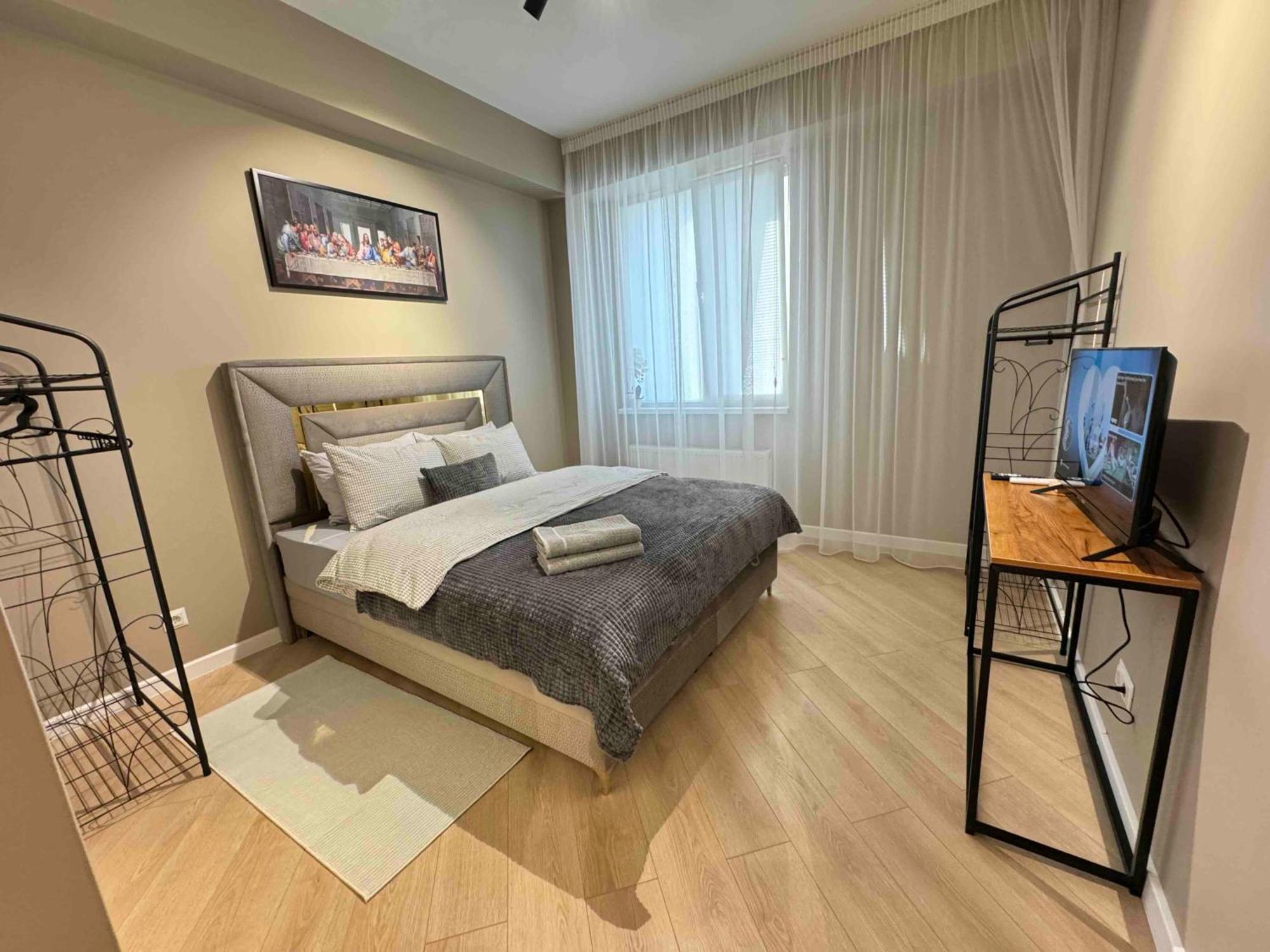 Rentnow Modern Business Apartment With 3 Bedrooms In Centre Chisinau Luaran gambar