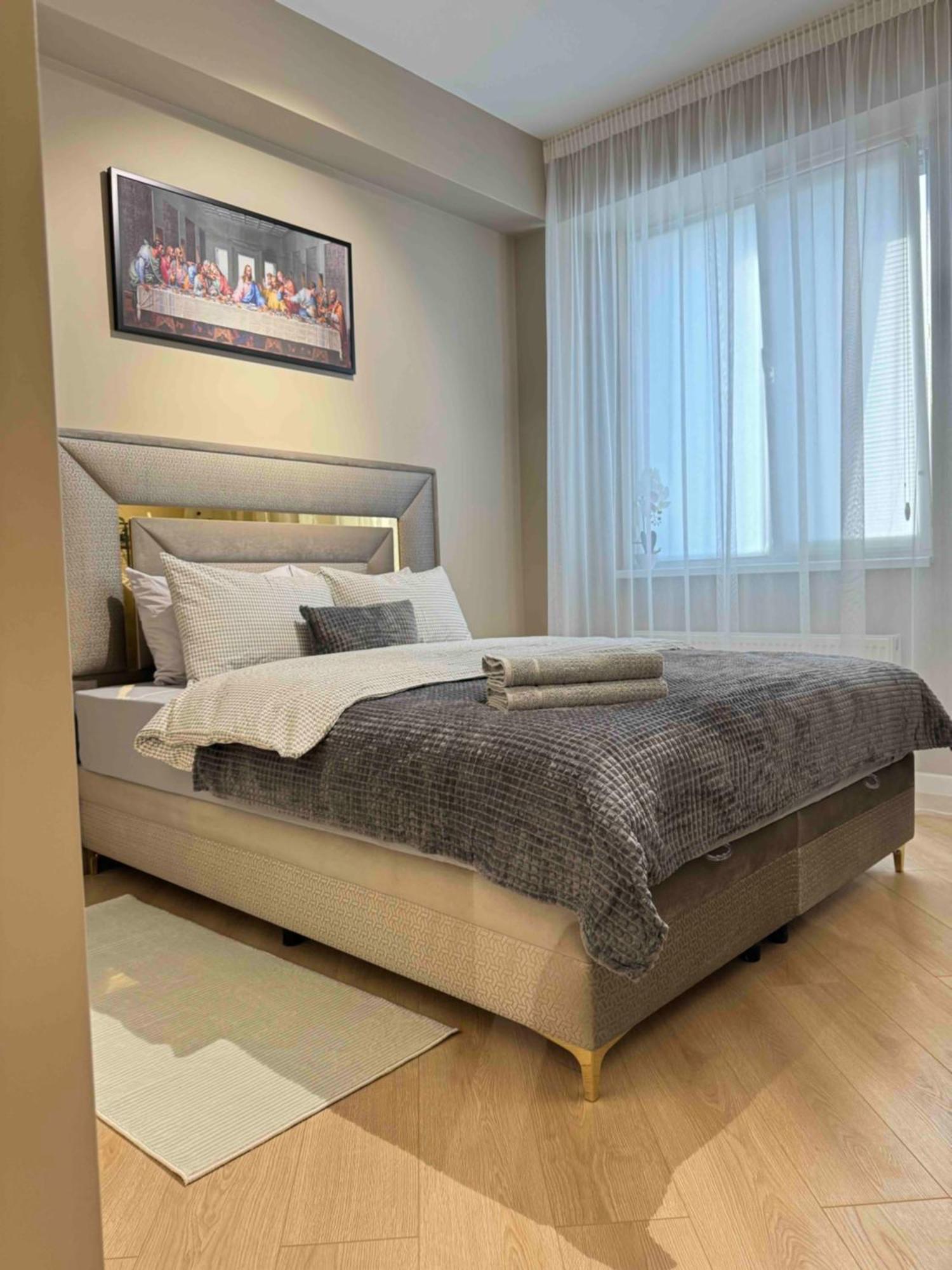 Rentnow Modern Business Apartment With 3 Bedrooms In Centre Chisinau Luaran gambar