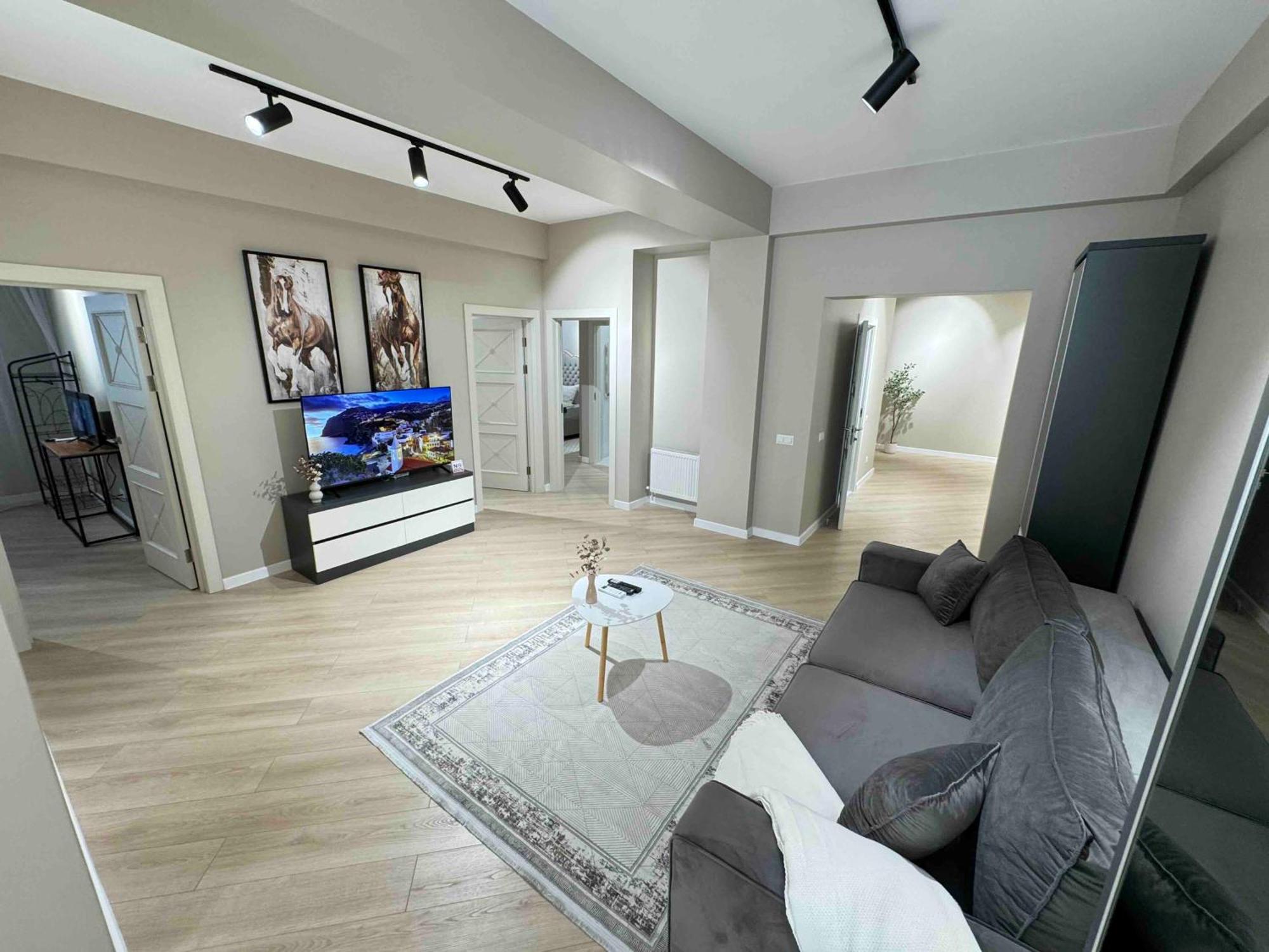 Rentnow Modern Business Apartment With 3 Bedrooms In Centre Chisinau Luaran gambar
