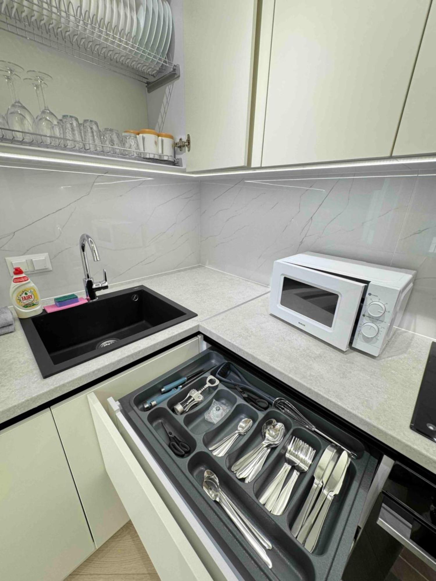 Rentnow Modern Business Apartment With 3 Bedrooms In Centre Chisinau Luaran gambar