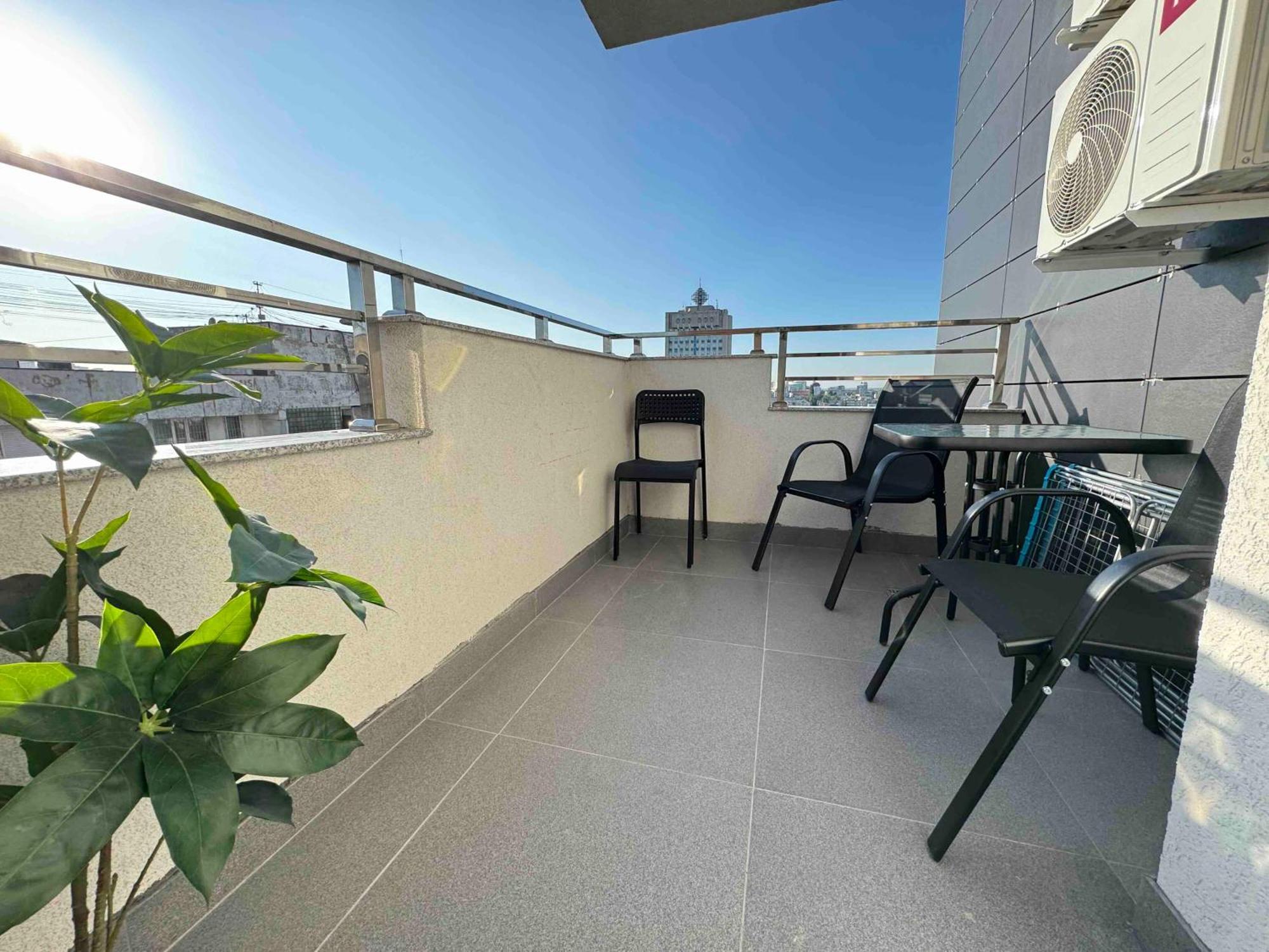 Rentnow Modern Business Apartment With 3 Bedrooms In Centre Chisinau Luaran gambar