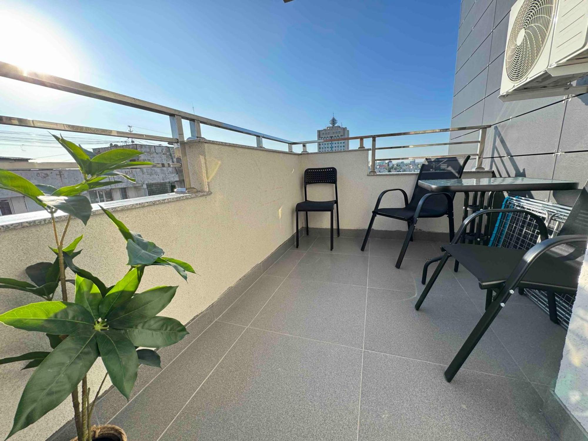 Rentnow Modern Business Apartment With 3 Bedrooms In Centre Chisinau Luaran gambar