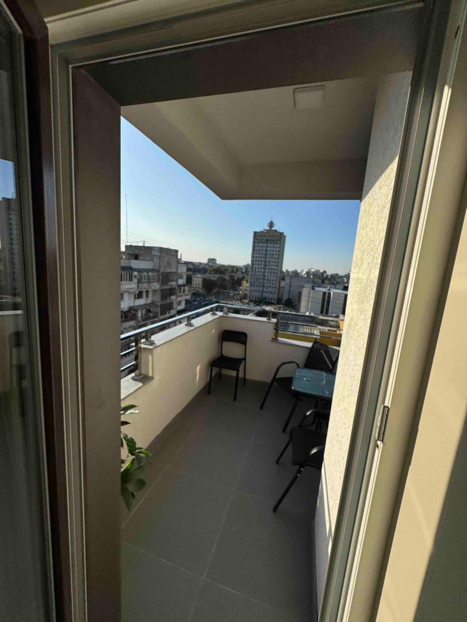 Rentnow Modern Business Apartment With 3 Bedrooms In Centre Chisinau Luaran gambar