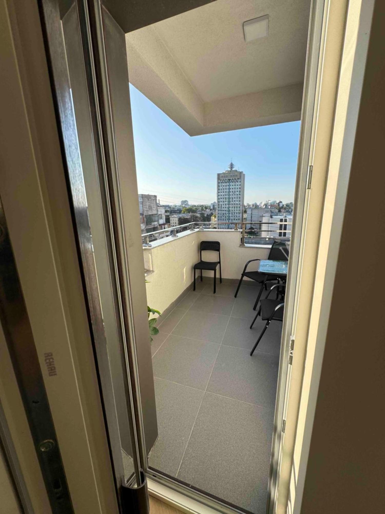 Rentnow Modern Business Apartment With 3 Bedrooms In Centre Chisinau Luaran gambar