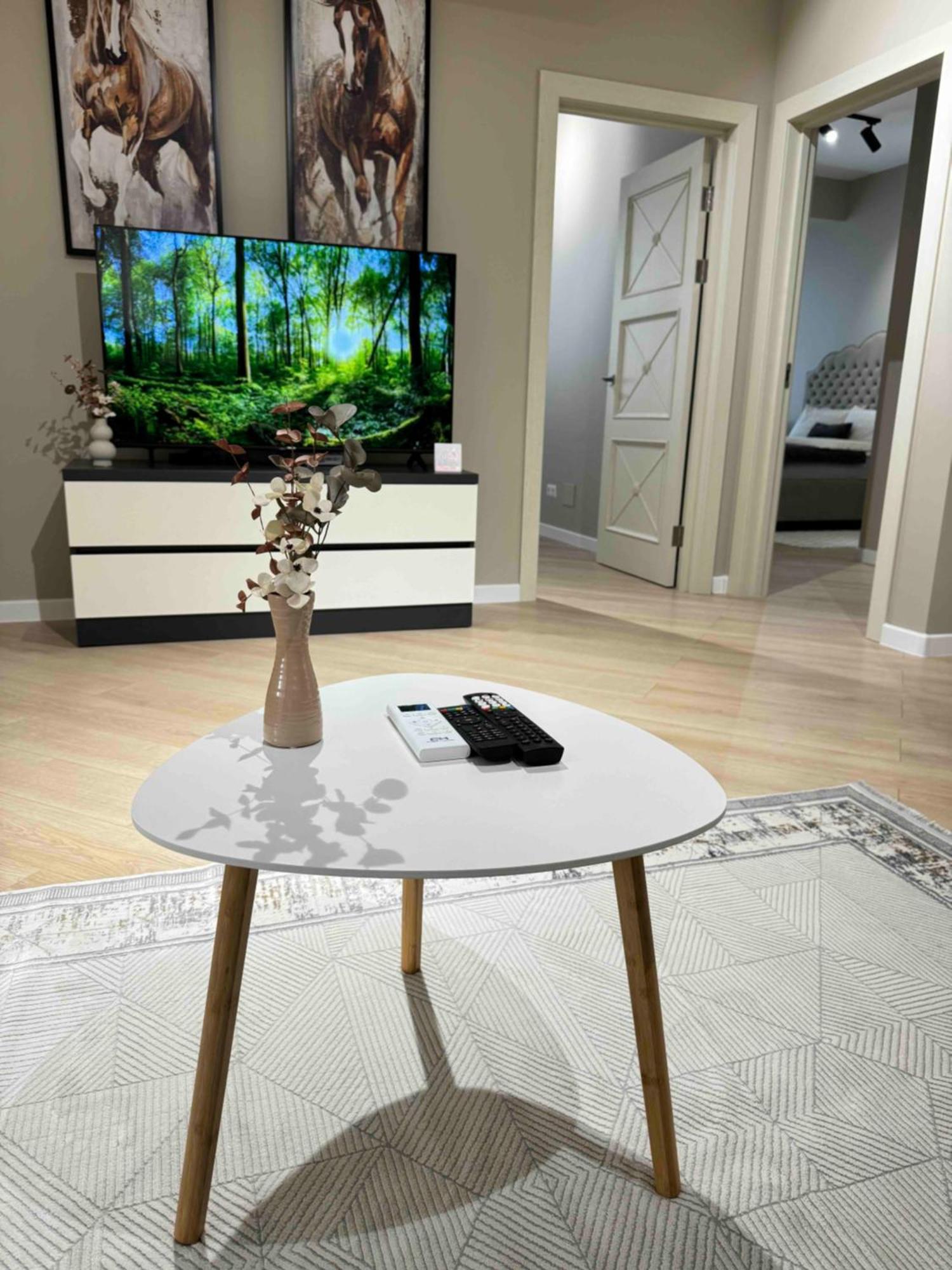 Rentnow Modern Business Apartment With 3 Bedrooms In Centre Chisinau Luaran gambar