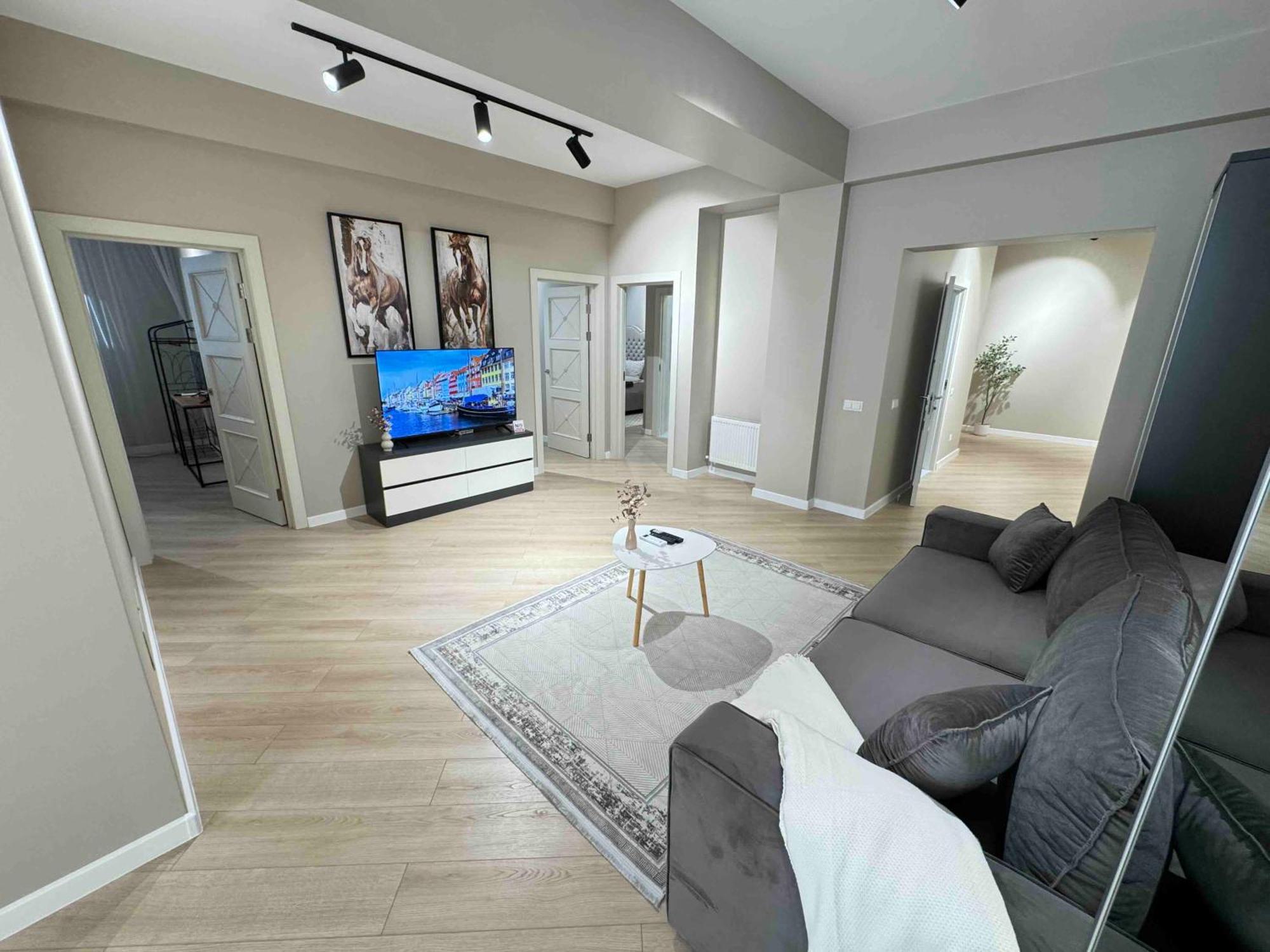 Rentnow Modern Business Apartment With 3 Bedrooms In Centre Chisinau Luaran gambar